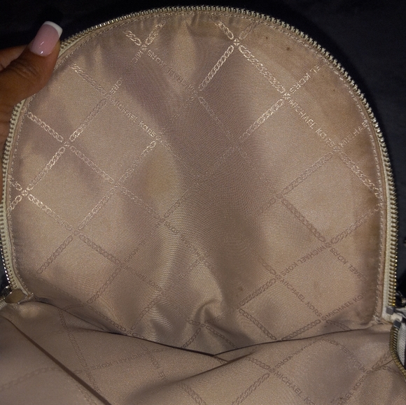 Michael Kors Jet Set Tote w/matching Rhea Backpack - Picture 9 of 10